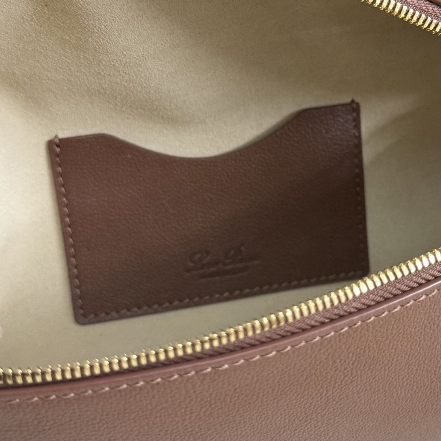 L**o p*ana extra bag l23 23x12x7cm