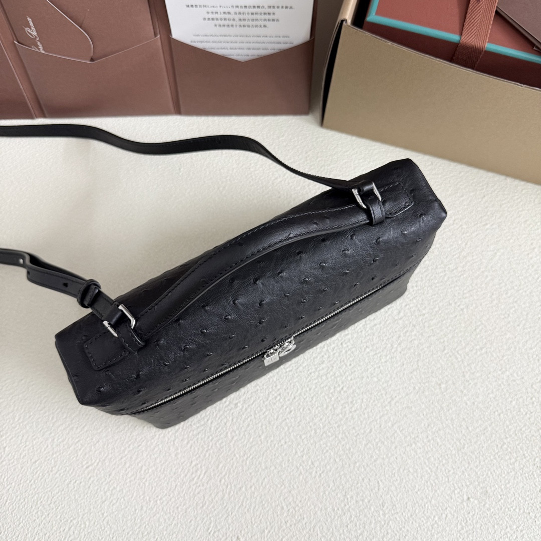 L**o p*ana extra pocket l27 ostrich-grained leather 16x27x10cm