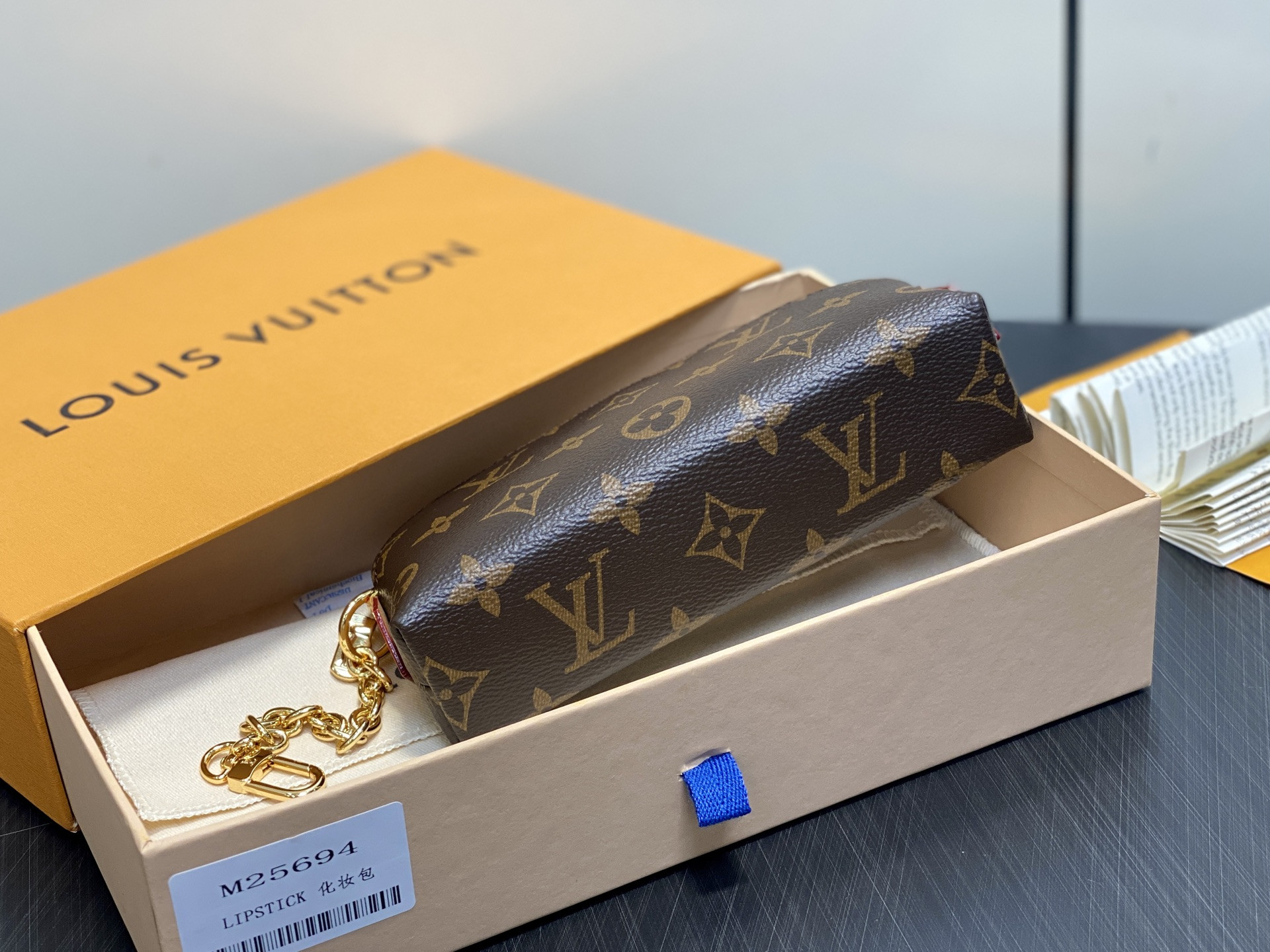 LV Cosmetic Lipstick Pouch M25694 6x3.3x11cm